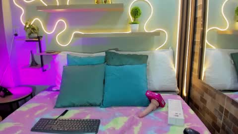 Sara online show from 10, 4, 2026