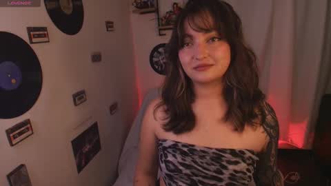 Snapshot of sarah_cuteeyes chatting on 27, 3, 2026 Sara online show from 27, 3, 2026
