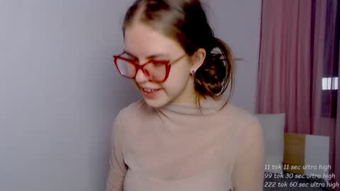 Snapshot of sarah_hs chatting on 27, 4, 2026 Sarah online show from 27, 4, 2026
