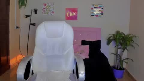 Sarah Ramirez online show from 19, 2, 2025