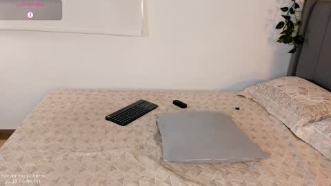 sarah_rayy online show from 11, 3, 2025