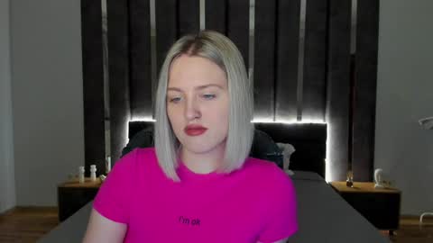Snapshot of sarah_soul chatting on 4, 1, 2025 Sarah online show from 4, 1, 2025