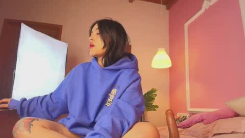 Snapshot of sarah_volkov chatting on 27, 12, 2024 online show from 27, 12, 2024