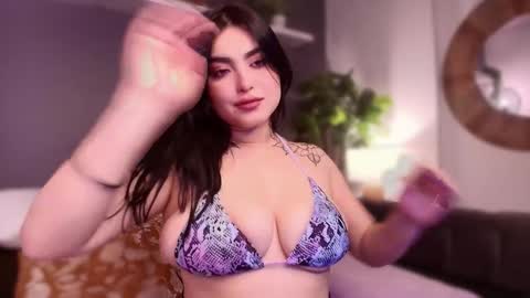 Snapshot of sarah_volkov chatting on 4, 1, 2025 online show from 4, 1, 2025