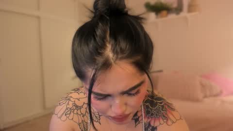 Snapshot of sarah_volkov chatting on 15, 10, 2025 online show from 15, 10, 2025