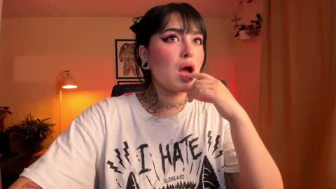 Snapshot of sarah_volkov chatting on 8, 1, 2026 online show from 8, 1, 2026