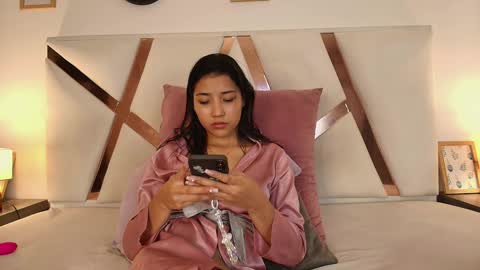 Snapshot of sarahevans__ chatting on 28, 12, 2024 Sarah Evans online show from 28, 12, 2024