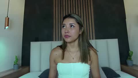 Snapshot of sarahevans__ chatting on 24, 2, 2025 Sarah Evans online show from 24, 2, 2025