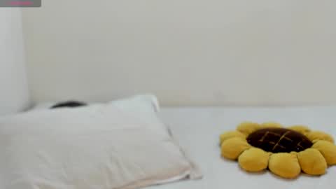 sarahgrant_ online show from 3, 11, 2025