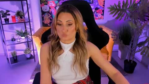 Divine Sarah NONUDE model online show from 23, 2, 2025