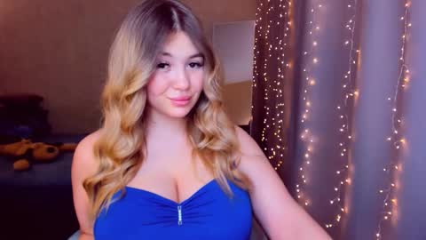 Snapshot of sarahmils chatting on 4, 3, 2025 Sarah online show from 4, 3, 2025