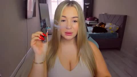 Snapshot of sarahmils chatting on 18, 3, 2026 Sarah online show from 18, 3, 2026