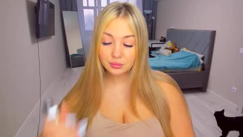 Snapshot of sarahmils chatting on 25, 3, 2026 Sarah online show from 25, 3, 2026