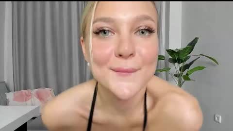 sarahphyllis online show from 23, 9, 2025