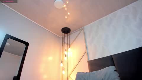 Snapshot of sarahsaenz_ chatting on 17, 11, 2025 Sarah online show from 17, 11, 2025