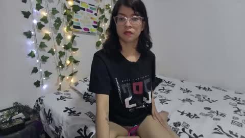 Snapshot of sarahsmitt chatting on 5, 1, 2026 Sarah online show from 5, 1, 2026