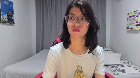 Snapshot of sarahsmitt chatting on 4, 3, 2026 Sarah online show from 4, 3, 2026