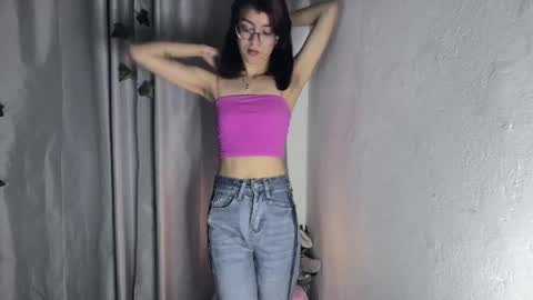 Snapshot of sarahsmitt chatting on 6, 5, 2026 Sarah online show from 6, 5, 2026