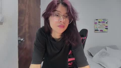 Snapshot of sarahsmitt chatting on 9, 5, 2026 Sarah online show from 9, 5, 2026