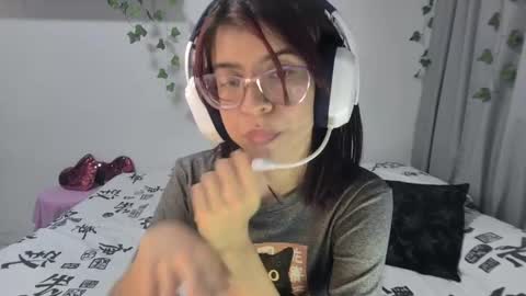 Snapshot of sarahsmitt chatting on 3, 6, 2026 Sarah online show from 3, 6, 2026