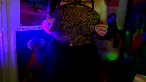 Snapshot of saraht666 chatting on 4, 4, 2026 Sarah T online show from 4, 4, 2026