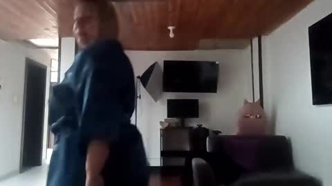 Saraloves online show from 13, 12, 2024