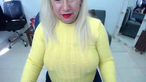 Saraloves online show from 30, 9, 2025