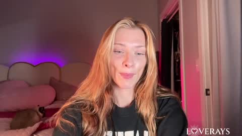 Snapshot of saraloverays chatting on 17, 10, 2025 Back from Vacay Follow for more here online show from 17, 10, 2025