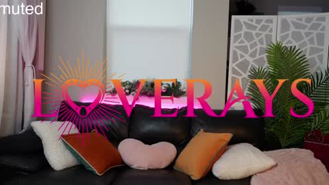 Snapshot of saraloverays chatting on 29, 11, 2025 Back from Vacay Follow for more here online show from 29, 11, 2025