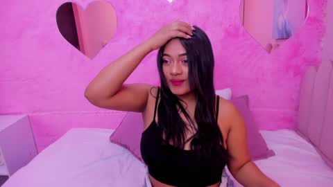 Snapshot of saramagiic chatting on 28, 1, 2025 online show from 28, 1, 2025