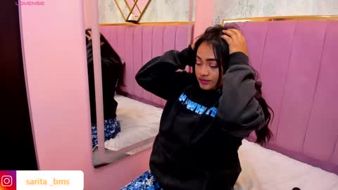 Snapshot of saramagiic chatting on 4, 2, 2025 online show from 4, 2, 2025