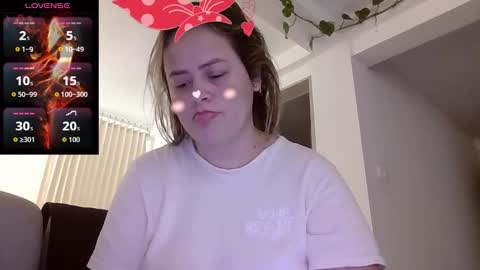 Snapshot of saramartinez100 chatting on 14, 9, 2025 sara martinez online show from 14, 9, 2025