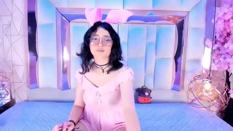 Snapshot of saramartini2 chatting on 4, 11, 2025 sara online show from 4, 11, 2025