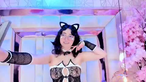 Snapshot of saramartini2 chatting on 9, 11, 2025 sara online show from 9, 11, 2025