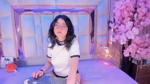 Snapshot of saramartini2 chatting on 11, 11, 2025 sara online show from 11, 11, 2025