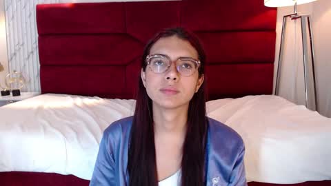 Snapshot of sarasaenz_99 chatting on 2, 2, 2025 Sara online show from 2, 2, 2025