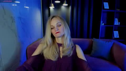 Snapshot of sarasubtlety chatting on 16, 9, 2025 Sara online show from 16, 9, 2025