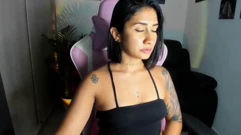 Snapshot of saratukkerr chatting on 9, 11, 2025 saratukkerr online show from 9, 11, 2025