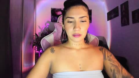 Snapshot of saratukkerr chatting on 21, 11, 2025 saratukkerr online show from 21, 11, 2025