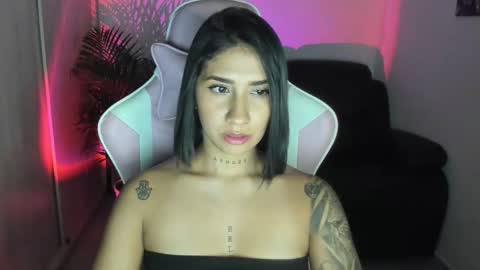 Snapshot of saratukkerr chatting on 1, 12, 2025 saratukkerr online show from 1, 12, 2025