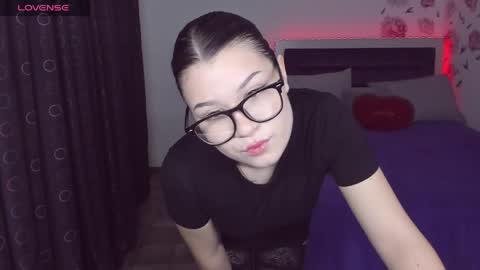 Snapshot of saravivid chatting on 5, 5, 2026 SaraVivid online show from 5, 5, 2026