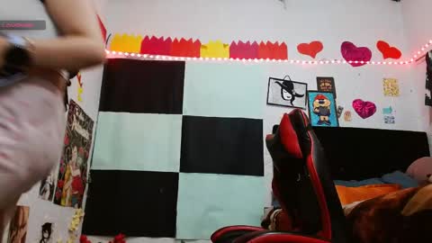 Snapshot of saray_extrovert1 chatting on 16, 4, 2026 Sara Jimenez online show from 16, 4, 2026