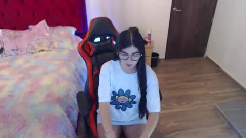 Snapshot of saray_honey1 chatting on 26, 4, 2026 saray online show from 26, 4, 2026
