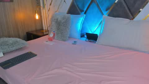 Snapshot of sarayofficial chatting on 24, 4, 2026 Saray Lopez online show from 24, 4, 2026