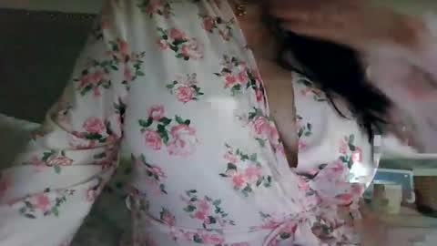 Snapshot of saretta46 chatting on 25, 4, 2026 Sara online show from 25, 4, 2026