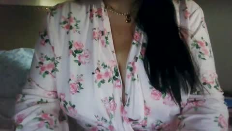 Snapshot of saretta46 chatting on 27, 4, 2026 Sara online show from 27, 4, 2026