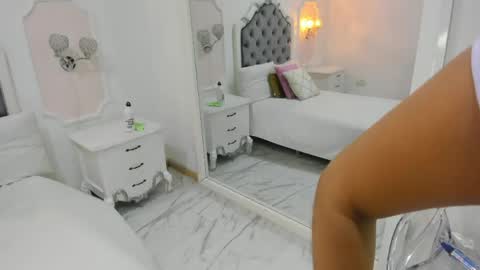Snapshot of sarit_ chatting on 10, 5, 2026 sarit_ online show from 10, 5, 2026