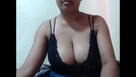 saronette online show from 2, 10, 2025