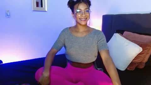 Snapshot of sasha_bowei chatting on 19, 10, 2025 sasha_bowei online show from 19, 10, 2025
