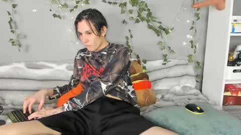 Snapshot of sasha_vesmus chatting on 8, 5, 2026 Sasha Vesmus online show from 8, 5, 2026